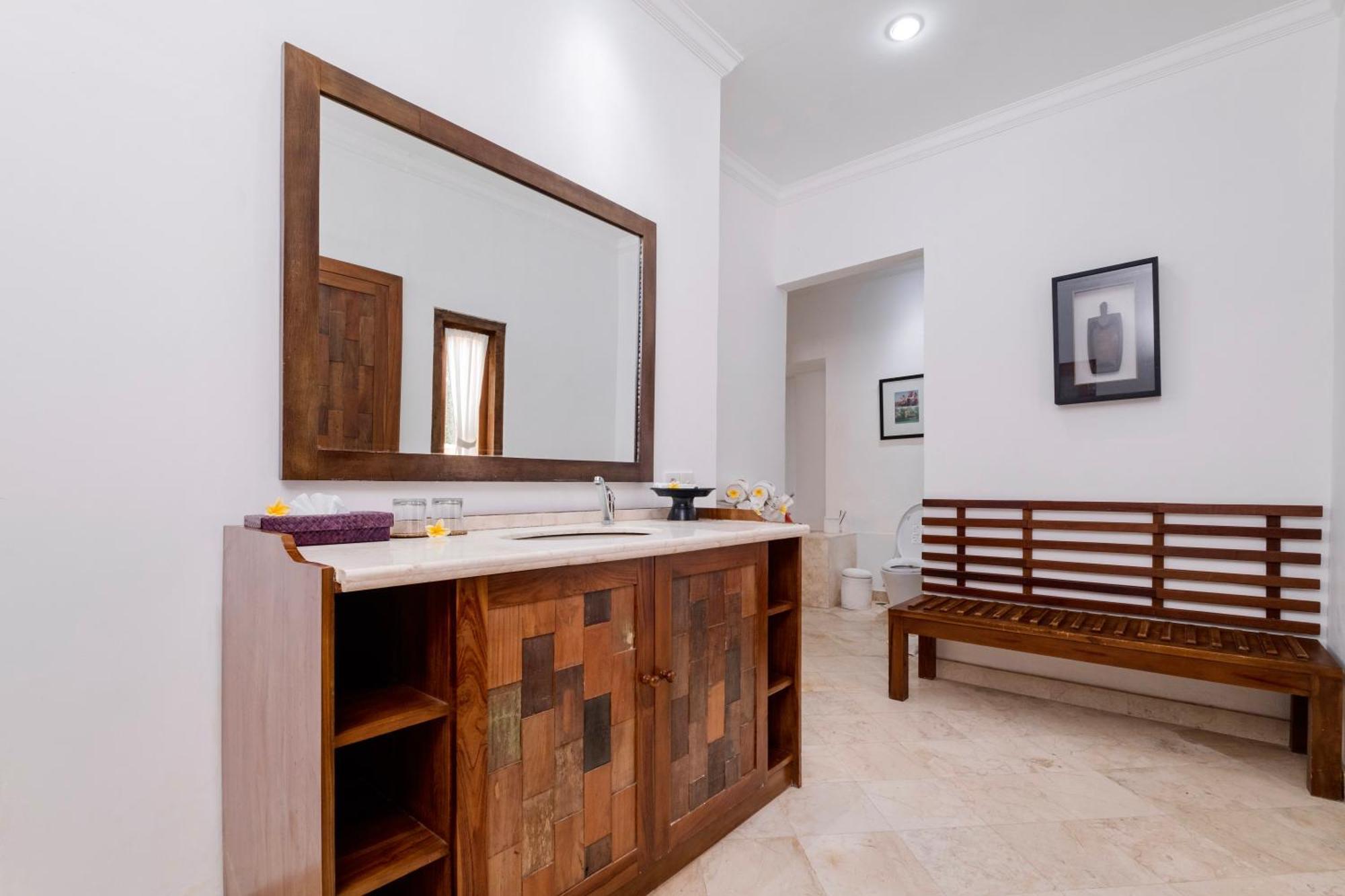 Villa Alam Bidadari Seminyak Esterno foto