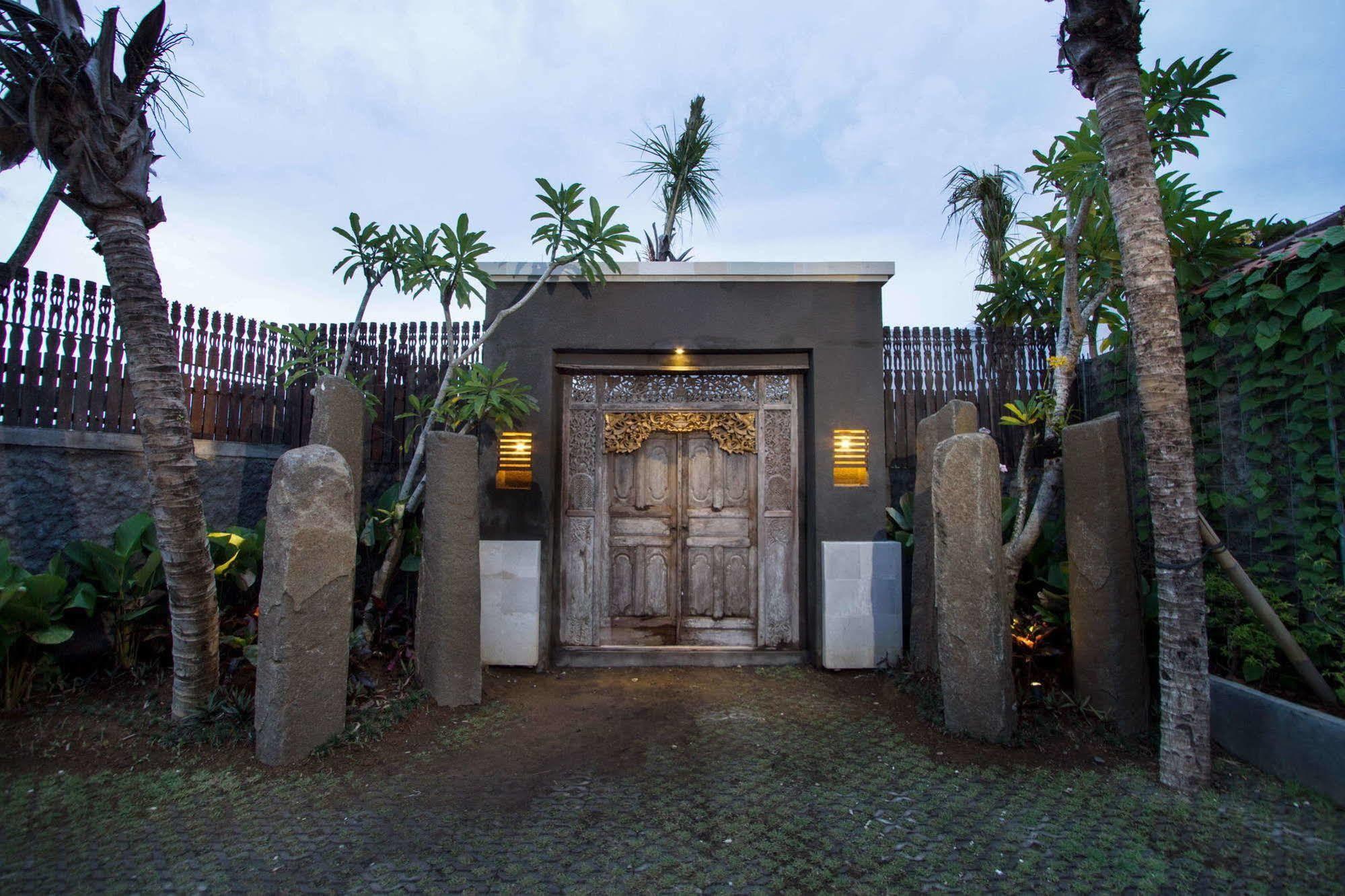 Villa Alam Bidadari Seminyak Esterno foto